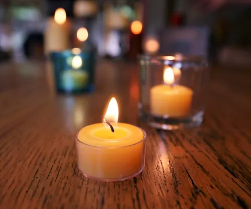Vista 2 de Bluecorn Beeswax, velas 100 % cera de abeja, color marfil Crudo