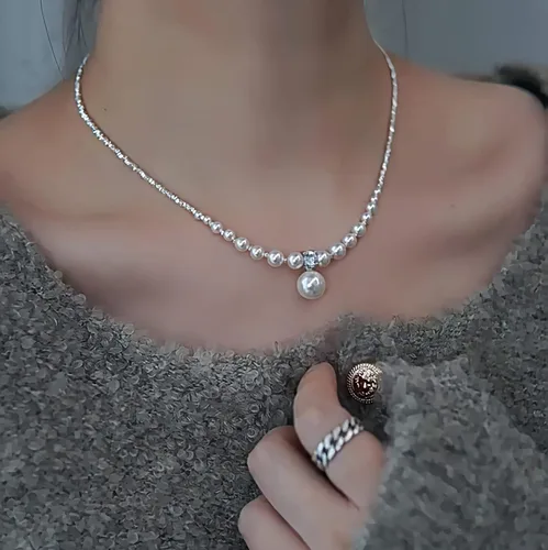 Vista 3 de Collar de perlas de plata triturada para mujer, collar de clavícula, collar de clavícula, gargantilla de perlas artificiales blancas, joyería de moda
