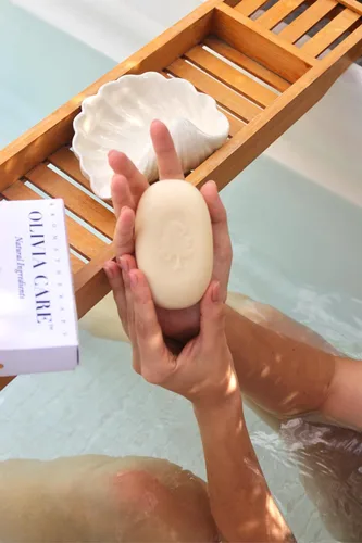 Vista 3 de Olivia Care Bath & Body Bar - Jabón de té verde, paquete de 4 cajas de regalo, orgánico, vegano y natural, contiene aceite de oliva, reparaciones