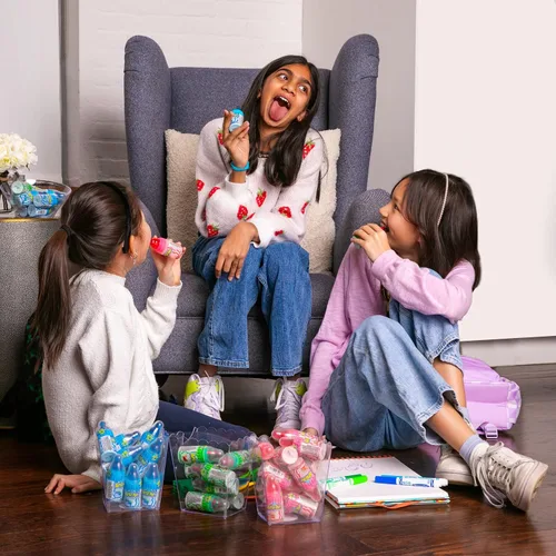 Vista 3 de Baby Bottle Pop - Piruletas con polvo de inmersión en sabores surtidos, 18 piezas, 1.1 onzas