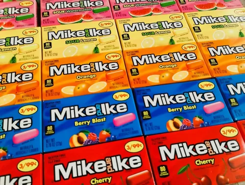 Vista 3 de DM Sweets Mike and Ike Surtido – 4 cajas de sandía agria original de Orange Berry Blast Tropical Typhoon Sour Lemon Cherry Sour Lemon Cherry Sour