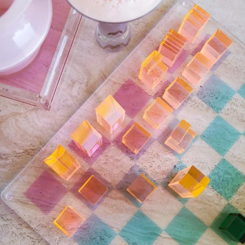 Vista 6 de Sunnylife Women's Lucite Chess & Checkers
