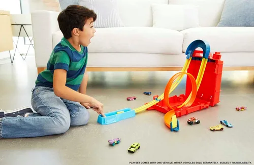 Vista 3 de Conjunto de Juego Hot Wheels Track Builder de Juego Ilimitado Caja de Trucos de Combustible, 14 Piezas de Componentes y Juego de Coche a Escala 1:64
