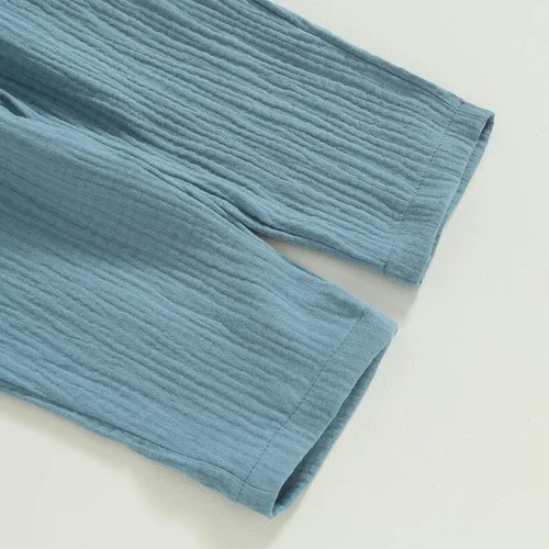 Vista 6 de Conjunto de ropa de algodón y lino de manga larga con botones y pantalones con cordón para bebé