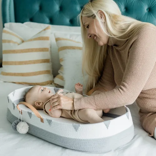 Vista 3 de Vesta Baby Cesta cambiadora de moisés de cuerda de algodón tejida, portátil, para cuarto de bebé, con almohadilla de espuma suave y 2 fundas