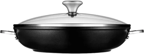 Vista 3 de Le Creuset Cacerola/estofadora antiadherente endurecida PRO con tapa de vidrio, 4 cuartos de galón.