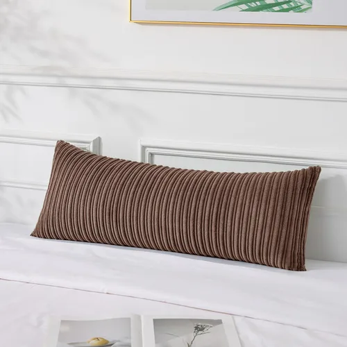 Vista 79 de UGASA - Fundas de almohada decorativas de terciopelo suave y sólidas de Navidad para sala de estar/sofá, 16 x 16 pulgadas, 2 unidades, color burdeos