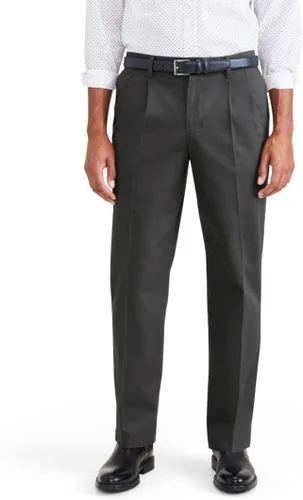 Vista 13 de Classic Fit Signature - Pantalones Iron Free de color caqui con Stain Defender - Plisados (Regular y Big & Tall)