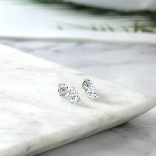 Vista 4 de Gem Stone King Aretes de plata de ley 925 con piedra natal y pera Aretes de tuerca en forma de pera de 0.276 x 0.197 in para mujer
