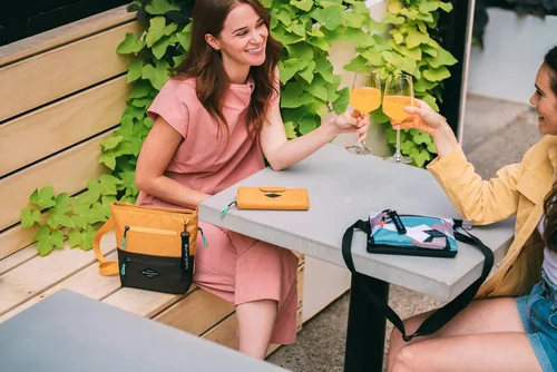 Vista 34 de Sherpani Tulum, cartera grande de nailon con cremallera alrededor, cartera con tarjetero organizador para mujer