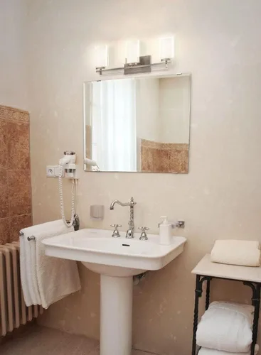 Vista 4 de Minka Lavery Parsons 6103-84 - Lámpara de pared para baño, 3 luces, níquel