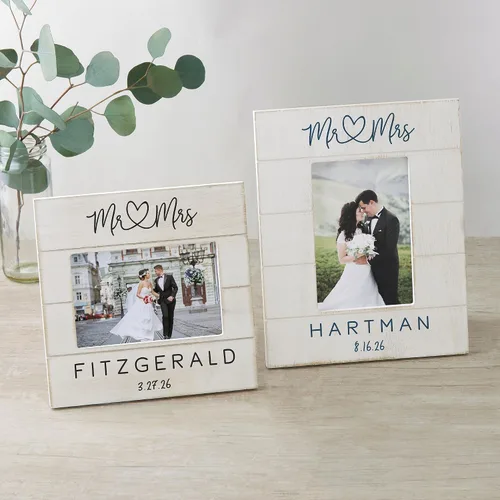 Vista 4 de Personalizacion Universo Infinito Amor 4x6 Horizontal Shiplap Marco de fotos de boda