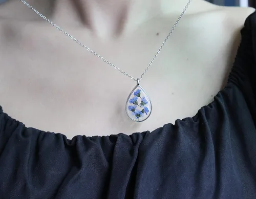 Vista 6 de SI EASY Forget Me Not Pressed - Collar de flores azules floral, secado real, naturaleza botánica, colgante moderno de lágrima, regalo de novia, día