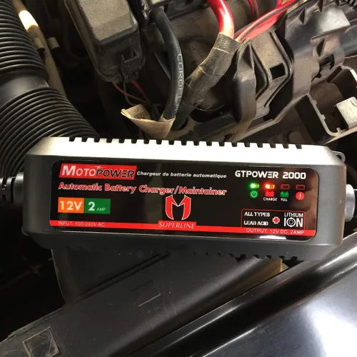 Vista 5 de MOTOPOWER Cargador de batería automático MP00207A 12V 2Amp para baterías de iones de litio Para baterías de plomo-ácido y litio