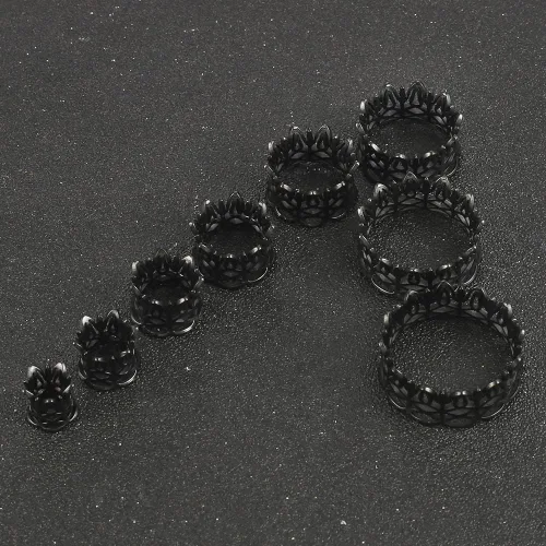 Vista 6 de LADEMAYH 2 Pcs Hollow Design Saddle Plugs Gauges for Women Ventilate Ear Tunnels Gauges for Men Breathe Surgical Steel Gauge Earrings Body Piercing