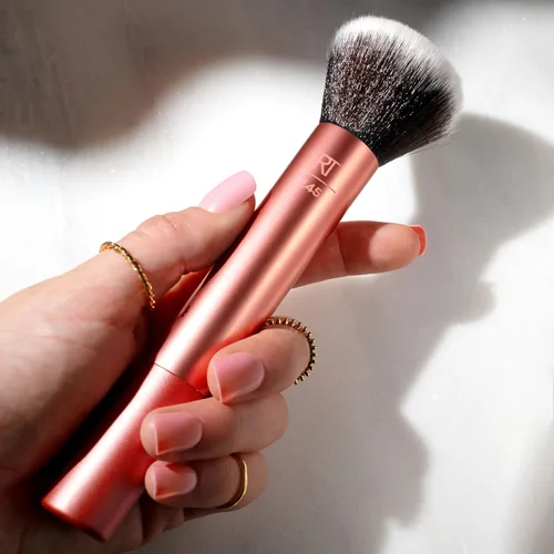 Vista 7 de Real Techniques Everything - Brocha de maquillaje facial, acabado impecable, aplicación de maquillaje sin rayas, para aplicación de maquillaje
