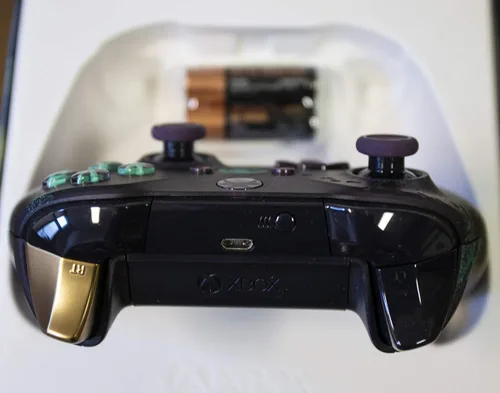 Vista 2 de Xbox Wireless Controller - Sea of Thieves Limited Edition