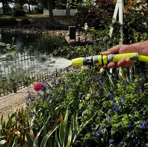 Vista 3 de Flexzilla Kit de boquilla de riego para manguera de jardín - HFZGAK02