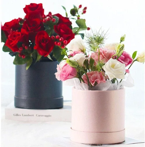 Vista 6 de Caja de flores de rosa de caramelo redondo portátil Caja de cartón de flores de almacenamiento de cubo de abrazo pequeño Caja de cartón de flores