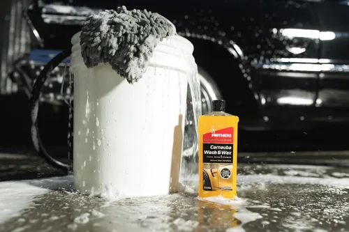 Vista 7 de Mothers California Gold Carnauba Wash & Wax, 16 onzas (05676)