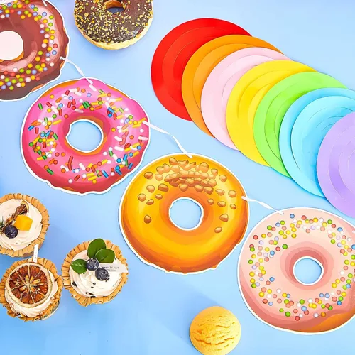Vista 7 de 34 decoraciones de fiesta de donas que incluyen 2 guirnaldas de donas y 32 piezas de donas colgantes para fiesta de cumpleaños, baby shower, regalos