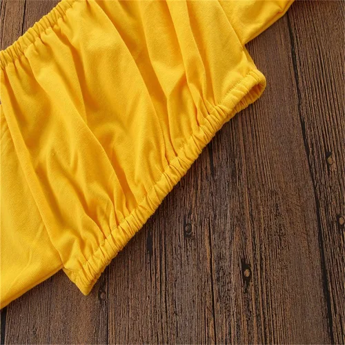 Vista 7 de Conjunto de ropa de camiseta sin mangas con tirantes amarillos y hombros descubiertos y pantalones de pierna ancha de girasol para niña pequeña