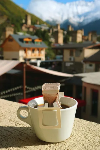 Vista 6 de Bolsas de café de goteo costarricenses molido de tostado medio (paquete de 10) – 100% granos arábica frescos, cultivados a la sombra y de origen