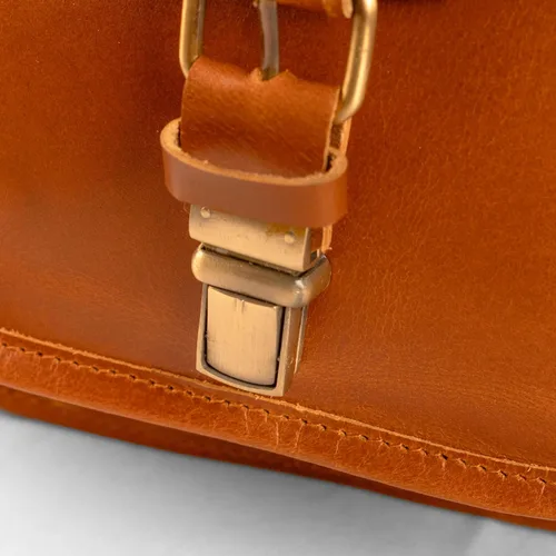 Vista 15 de Satchel And Fable Bolsos cruzados de cuero vintage hechos a mano para mujer