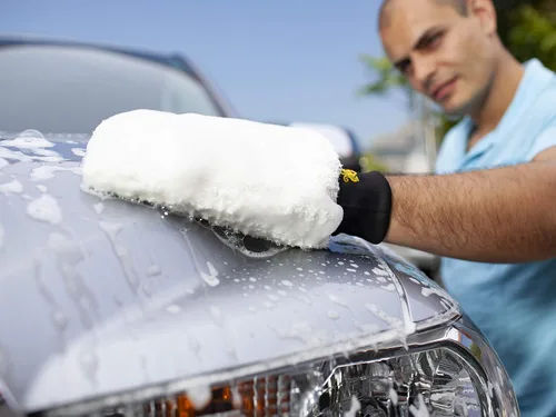 Vista 6 de Meguiar's Paquete de lavado de autos – 1 galón Ultimate Wash & Wax, jabón de lavado de autos con protección adicional de cera y guante
