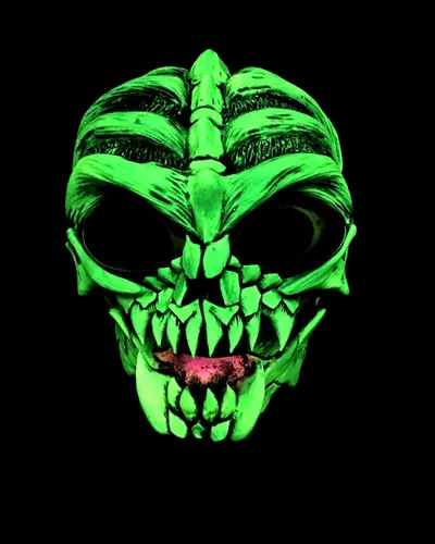 Vista 2 de Zagone Studios Máscara de Vengador Alien Extranjero Multi Resplandor UV Negro Luz Reactiva para Hombres Talla única Verde, Verde