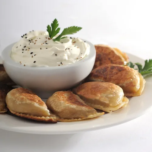 Vista 2 de Norpro Pierogi Maker con prensa de plástico, 7 onzas