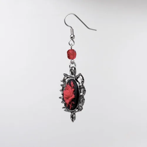 Vista 6 de Pendientes góticos de rosa roja rodeados de espinas con cuentas rojas, Metal