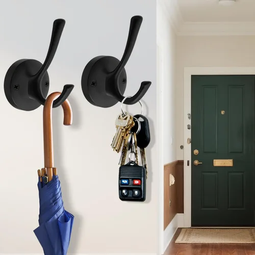 Vista 3 de TOFIIGREM Ganchos negros para toallas, paquete de 2 ganchos de metal resistente para bata de baño, gancho doble montado en la pared, ganchos