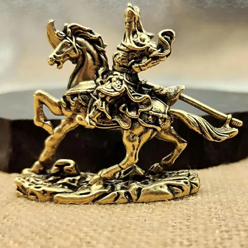Vista 5 de SM SunniMix Mini estatua de Guan Gong, escultura tallada de adorno, accesorios, figura decorativa de amuleto de meditación, para escritorio
