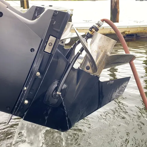 Vista 8 de Boat Winterizer Gravity Motor Cleaning Kit