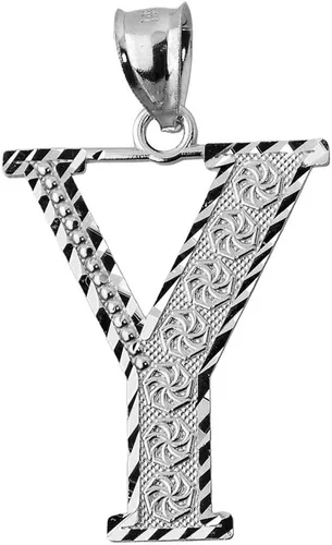 Vista 11 de Claddagh Gold . Colgante de plata de ley 925 con inicial de letras A-Z disponible en pequeño, mediano y grande
