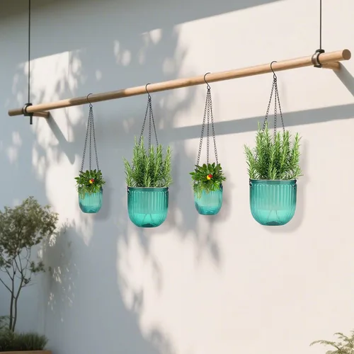 Vista 3 de Paquete de 4 macetas colgantes de riego automático con agujeros de drenaje, color verde