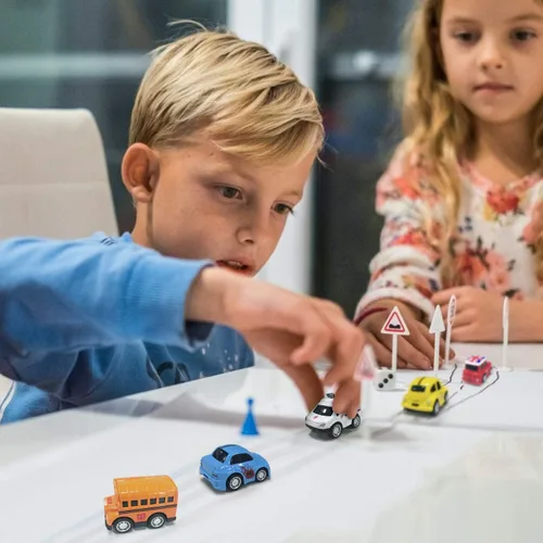 Vista 4 de Coches de metal para tirar hacia atrás, paquete de 8 vehículos de juguete de aleación fundida a presión para niños, camiones monstruos de juguete
