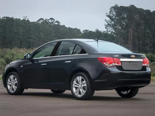Vista 4 de Rvinyl Moldura de ventana de poste de pilar compatible con Chevrolet Cruze 2011-2015 - aluminio (negro cepillado)