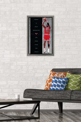 Vista 2 de Trends International Michael Jordan - Póster de pared de corazón, 22.4 pulgadas de largo x 14.7 pulgadas, versión enmarcada en madera de granero