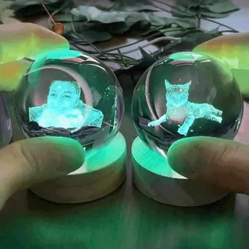 Vista 3 de Drawelry Luz nocturna de bola de cristal 3D personalizada, lámpara de bola de cristal con imagen personalizada con base de madera, decoración