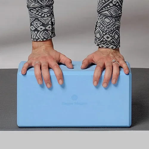 Vista 5 de Hugger Mugger Bloque de yoga de espuma grande de 5 pulgadas - Tamaño extra grande, espuma densa, soporte confiable, bordes biselados para mayor