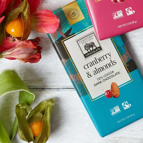 Vista 8 de Barra de chocolate negro de especies en peligro de extinción con arándanos y almendras (72% de cacao)