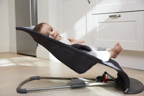 Vista 6 de BabyBjörn Asiento de tela para hamaca - Antracita, Malla, Antracita, 1 unidad (paquete de 1)