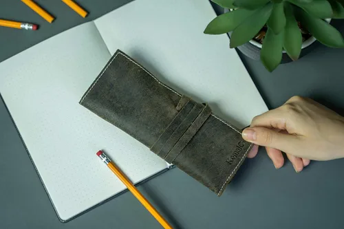 Vista 7 de KomalC estuche de piel genuina para lápices y lapiceros, útil para estudiantes y artistas