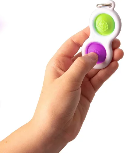 Vista 2 de Fat Brain Toys Simpl Dimpl - Simple Dimple - Morado/Lima - Llavero para ansiedad