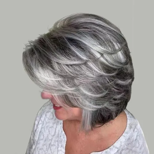 Vista 9 de Aisaide Peluca Corta de Corte Pixie Gris Platino con Flequillo de Cortina Bob para Mujeres - Peluca Sintética con Raya Lateral Despeinada con 60B