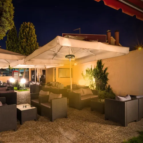 Vista 3 de Luz de sombrilla de patio de doble potencia, recargable y funciona con pilas, 3 modos de iluminación inalámbrica, luz de poste de sombrilla