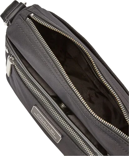 Vista 7 de Calvin Klein Belfast Nylon Key Item Small Crossbody