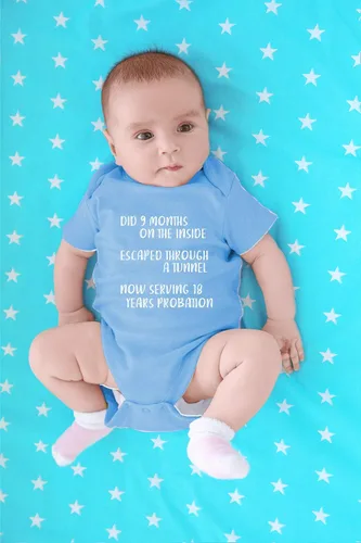 Vista 4 de CBTwear Did 9 Month, Escaped Through a Tunnel, Serving 18 Years Baby Body Unisex Comfy Humor